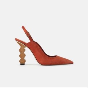 Architectural heel sling back. NWT. Terracota